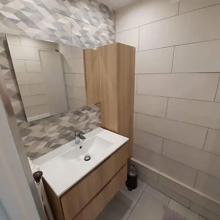 T4 Centre * אנז'ה